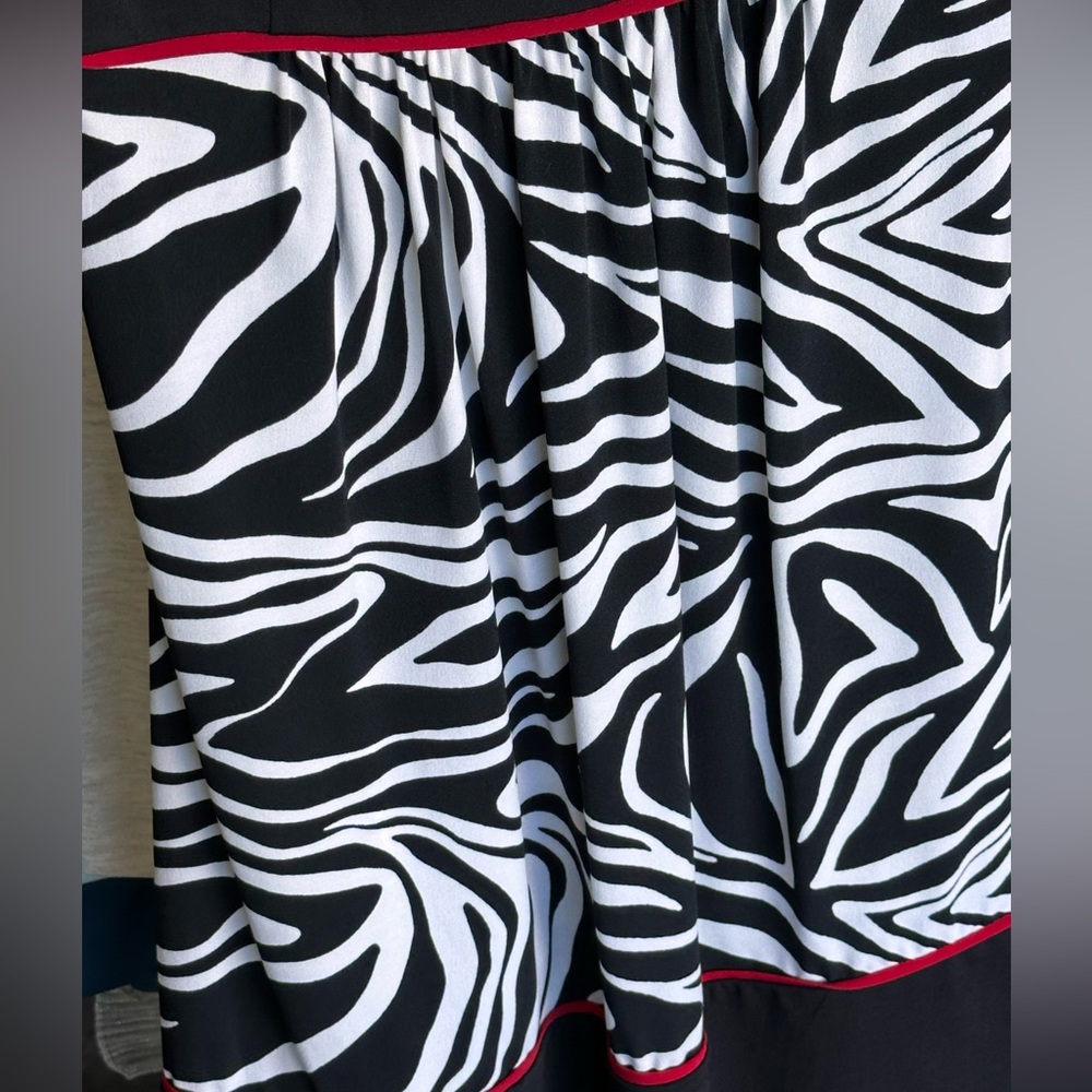xSOLDX Enfocus Studio Size 4 Black Red & White Zebra Tank Dress - Picture 3 of 4